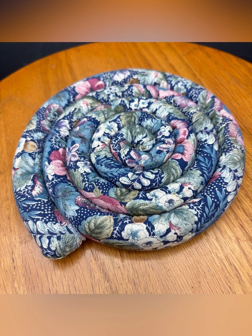 Vintage Coiled Fabric Weighted Trivet Country Kitchen Cabin Decor Floral 5.5”